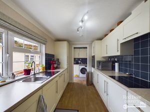 Kitchen- click for photo gallery